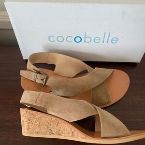 💥Cocobelle Women’s sabri suede leather wedge lightweight sandal size 7,5, NIB